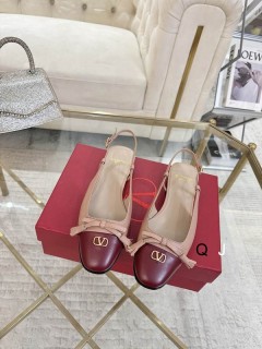 2025.11.25 Super Perfect Valentino Women Sandals Size35-40 864